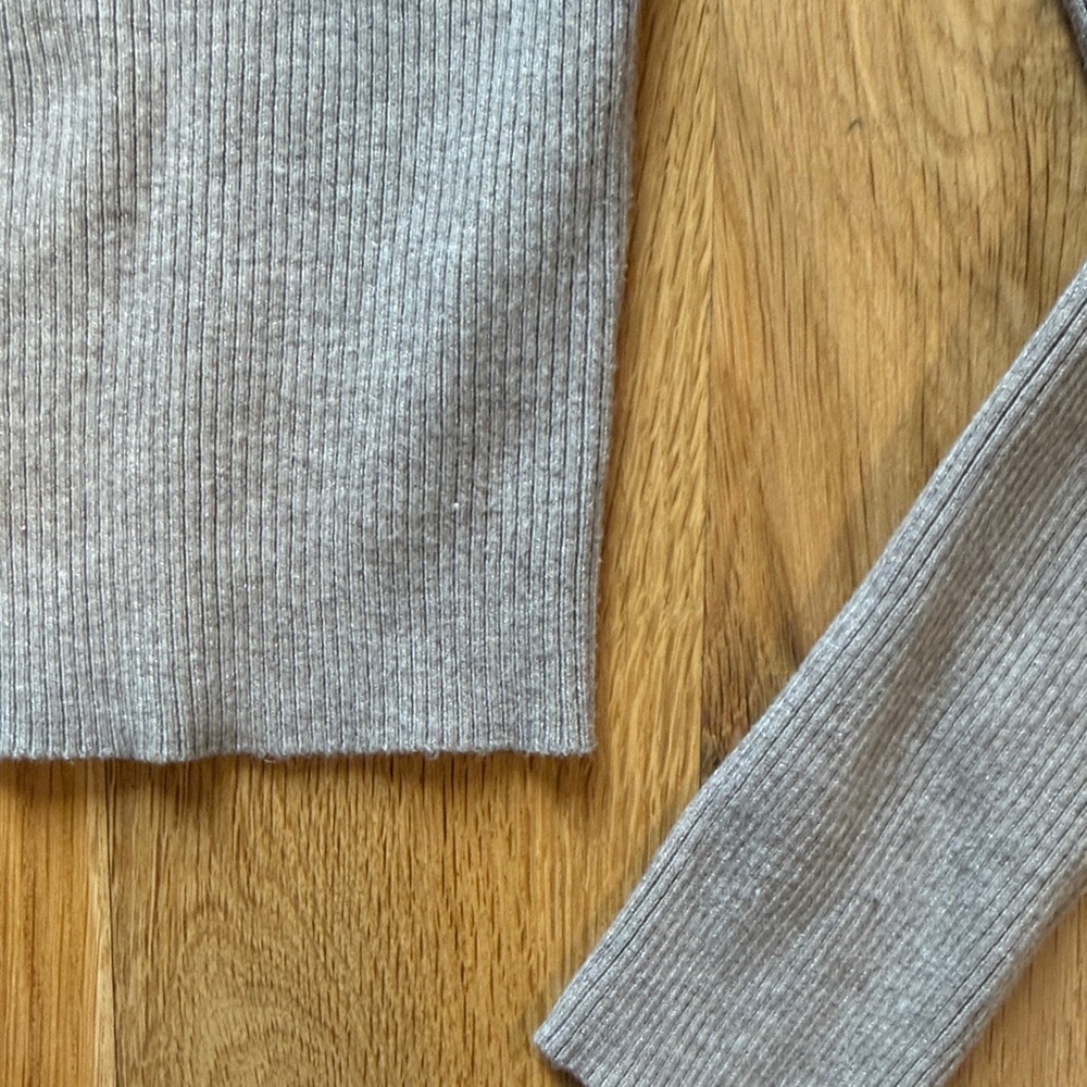 Gray Ribbed Long Sleeve Top - Picture 4 of 8
